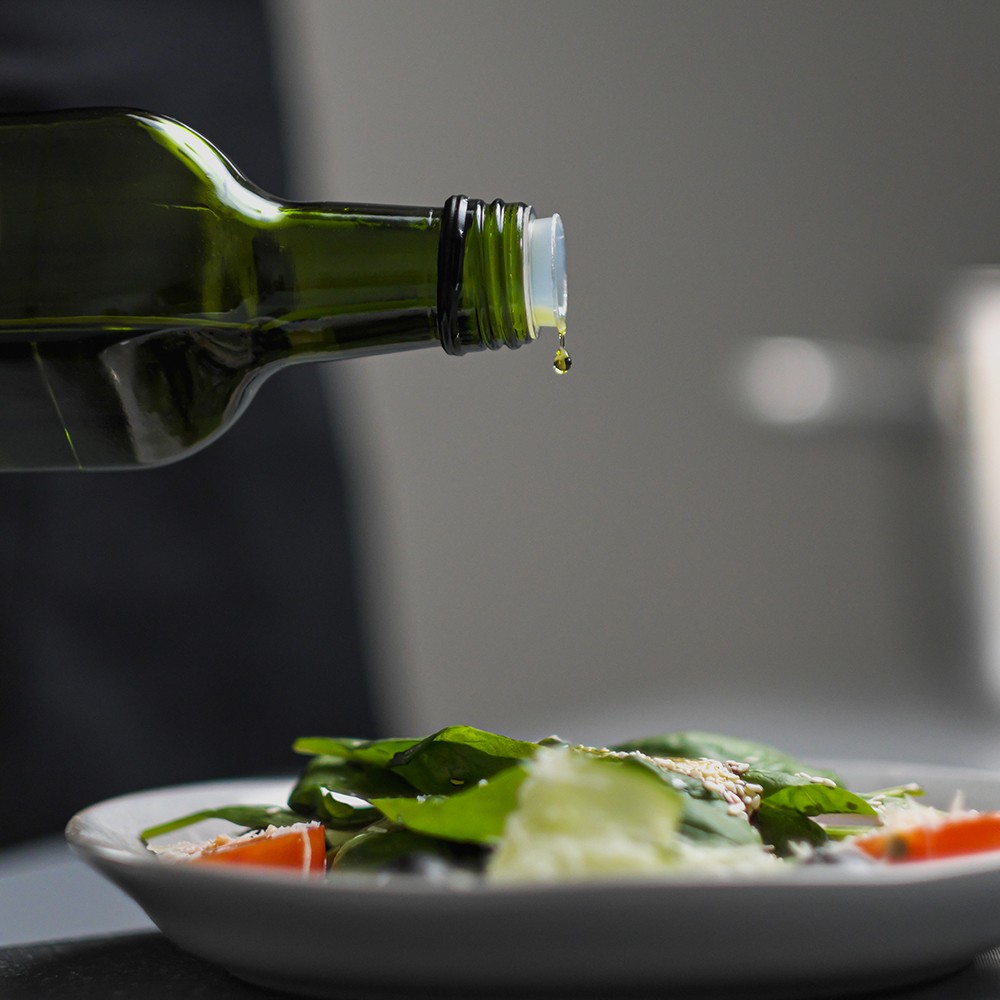 Sałatka z olejem konopnym